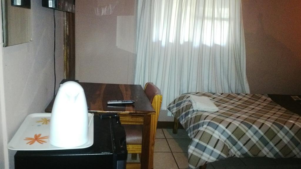 Divundu Guest House Room photo