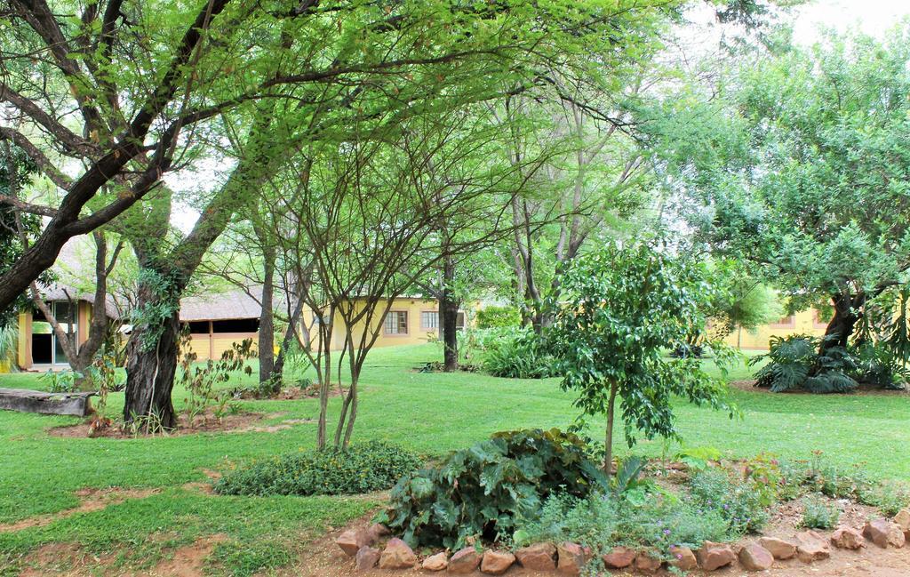 Divundu Guest House Exterior photo